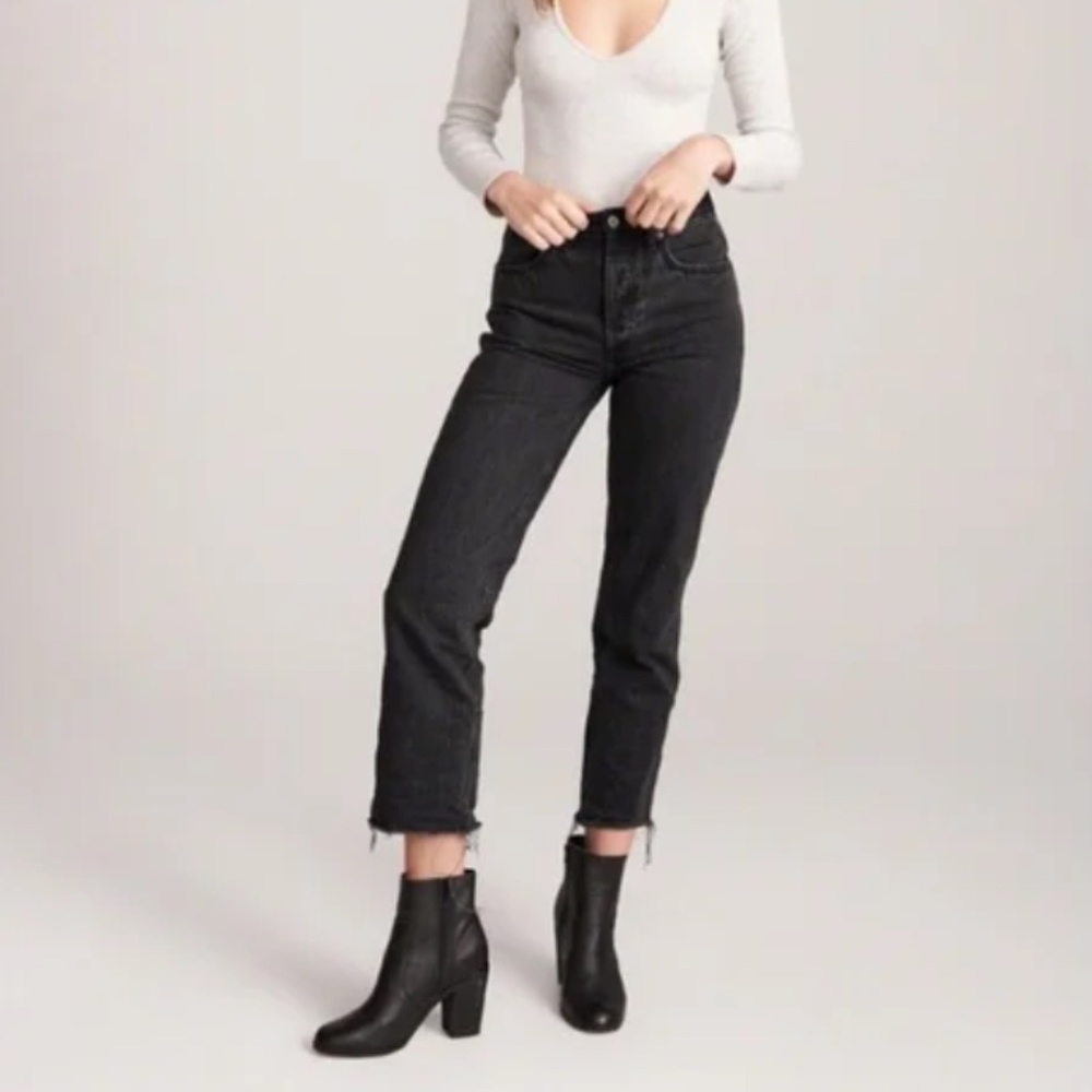 Abercrombie and Fitch Annie High Rise Ankle Straight Jeans 24/00s